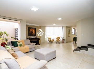 Casa · 580m² · 4 Quartos · 2 Vagas · Bernardo Sayão Parque do Colibri | Casa Sobrado com 4 suítes - 2 vagas - terraço -  Guará II