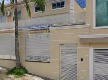 Casa de 3 quartos, São Paulo · Casa com  3  suites, piscina, 5 vagas de automóvel - FL35