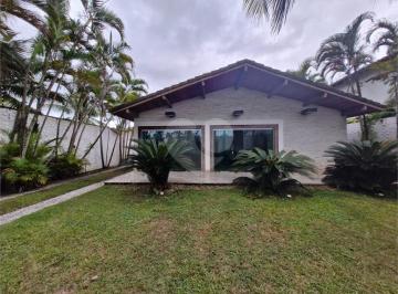 Casa · 225m² · 3 Quartos · 6 Vagas · Casa com 3 quartos à venda em Enseada - SP