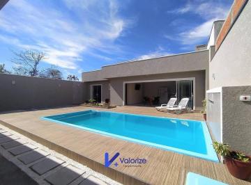 24090276_4.jpg · Casa à venda, 5 quartos com piscina, faixa do mar.