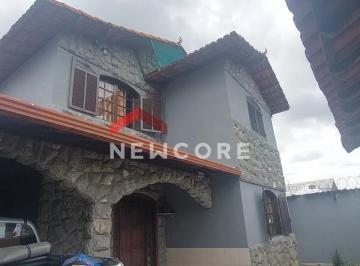 Casa · 280m² · 5 Quartos · 3 Vagas · Casa em  Rua Almerinda da Costa Ribeiro - Canadá - Contagem/MG