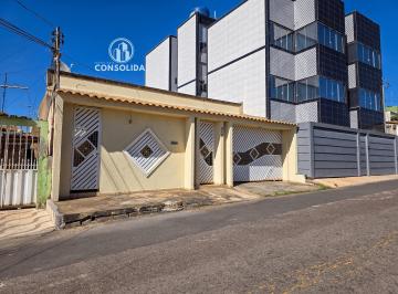 Casa de 3 quartos, Taguatinga · CASA DE 04 QUARTOS COM GARAGEM EM TAGUATINGA NORTE