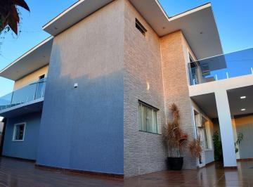 Casa de 3 quartos, Águas Claras · Vendo Lindo Sobrado, moderno SHA conj 5 - Arniqueira. Ótima localização!