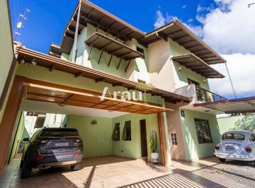 Casa de 4 quartos, Pinhais · Triplex com amplo quintal em Pinhais 