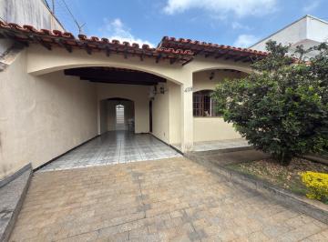 Casa de 3 quartos, Mogi das Cruzes · Casa de 03 dorms / sendo 01 suíte / excelente localização