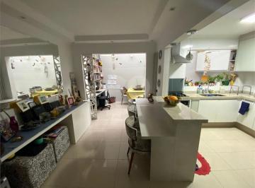 Casa · 144m² · 3 Quartos · 3 Vagas · Condomínio com 3 quartos à venda em Conjunto Residencial Santa Terezinha - SP