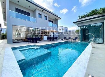 ce948f937d2439354a274e67adcfaa99e764024b · Casa no Guarujá, Condomínio Jardim Acapulco, Casa Conceito Moderno, Sofisticada e Finamente Decorada
