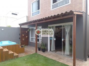 Casa · 125m² · Casa com 3 quartos (suíte) nos Ingleses!
