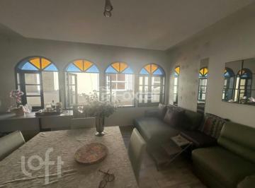 9d02a6a8 · Casa, 4 dormitórios, 261 m², em Centro