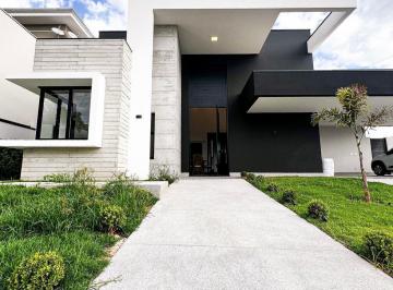 Casa · 229m² · 3 Quartos · 4 Vagas · Casa Alto Padrão em Swiss Park, Campinas/SP