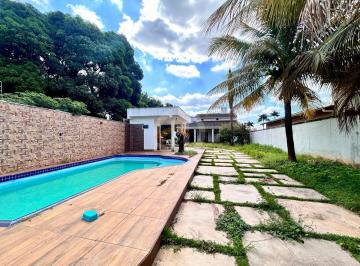 Casa · 360m² · 5 Quartos · 4 Vagas · Casa com piscina na Vila Rezende, Goiânia/GO