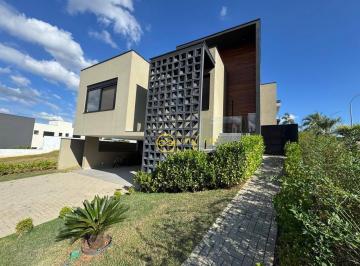 bd113f6288cfc09bf2404e8a0f8743194677e312 · Casa de Condomínio com 4 Quarto, sendo 3 suítes à venda, 251 m² por R$ 2.250.000 - Condomínio Alphav