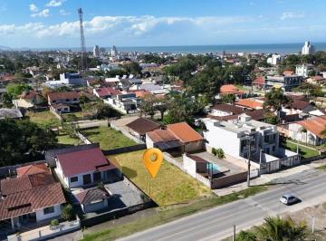 Terreno · 390m² · Terreno aterrado no Balneário Rainha do Mar com 390m² em Itapoá/SC!