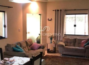 Foto 01 · Casa à venda em Taubaté-SP, Jardim Maria Augusta: 4 quartos, 3 suítes, 1 sala, 4 banheiros, 2 vagas,