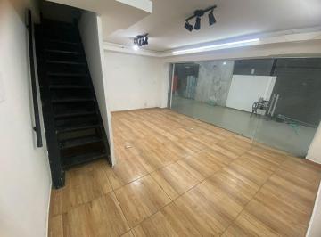 Comercial de 1 quarto, Macaé · Loja com sobreloja em galeria, 1 banheiro, Centro - Macaé - RJ