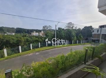 99b2a25be7c017ae2357a87ef5fb0253edacf924 · Casa Neoclássica no Green Garden com Vista Panorâmica para a área de preservação | 171m² Privativos