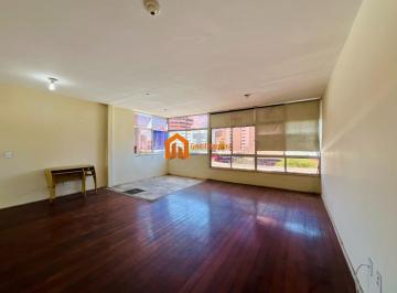 Apartamento · 143m² · 3 Quartos · 2 Vagas · Apartamento amplo, com 3 quartos e DCE, no coração do Meireles