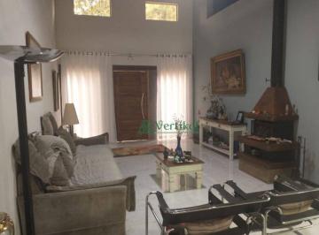 c492ae29eedaf2c3ab620c867410644c353ddd35 · Casa a venda na Granja Viana cond Jardim Colibri