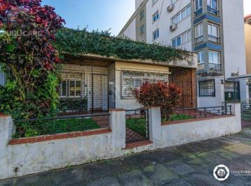 Casa · 167m² · 3 Quartos · 2 Vagas · Casa para Venda de 3 dormitórios, no bairro Petrópolis