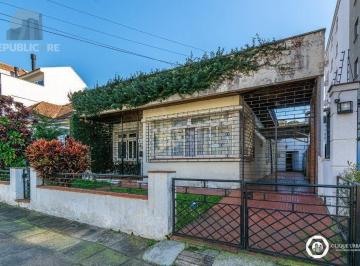 Casa · 167m² · 3 Quartos · 2 Vagas · Casa para Venda de 3 dormitórios, no bairro Petrópolis