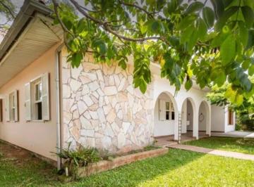 708456_i1pvSs1G473hzKX8558_7084566814fb5326aed.jpg · Casa 4 quartos , 2 banheiros , area social integrado,  térrea de esquina muito bem localizada em áre