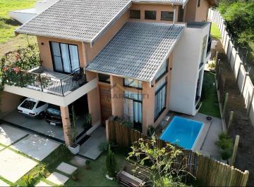 Casa · 260m² · 4 Quartos · 4 Vagas · Sobrado à venda no Condomínio Soleil, com 360m², 4 quartos, 3 banheiros, piscina