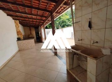 Casa · 300m² · 3 Quartos · Vendo casa em Itatiaiuçu com 03 quartos excelente localização.