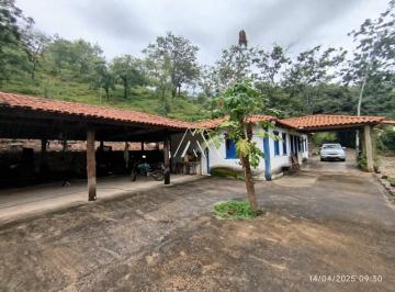 Rural · 12000m² · 2 Quartos · Vendo fazenda em Itaúna de 12 hectares com excelente localização.