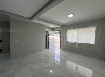 Casa · 146m² · 3 Quartos · 2 Vagas · Sobrado triplex com suíte, jardim e móveis fixos,