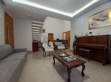 25381433e9d65953f9dc41d886d753de75523271 · Sobrado com 3 suítes à venda, 300 m² por R$ 1.690.000 - Jardim Alamar - Maringá/PR