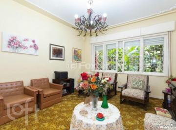8d2daa34 · Casa, 5 dormitórios, 300 m², em Petrópolis