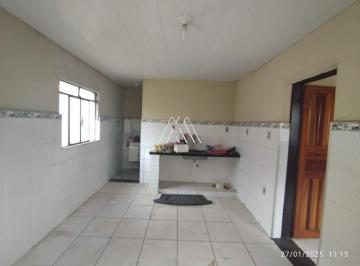 Casa · 568m² · 2 Quartos · Vendo casa em Itaúna em excelente localização próxima ao centro!