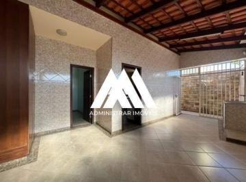 Casa · 168m² · 4 Quartos · 1 Vaga · Vendo casa em Itaúna em excelente localização na região central!