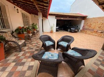 Casa · 472m² · 3 Quartos · 4 Vagas · Casa no Belvedere com área gourmet e localização segura