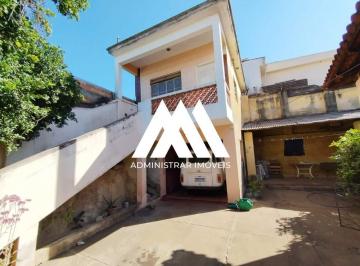 Casa · 6 Quartos · 5 Vagas · Alugo casa em Itaúna com ótima localização!
