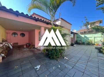 Casa · 235m² · 4 Quartos · Vendo casa no Cerqueira Lima com amplo espaço!
