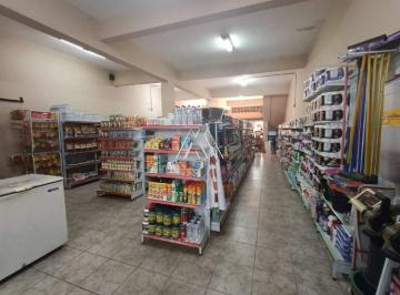 Comercial · 50m² · 1 Vaga · Vendo prédio comercial em Itaúna com excelente localização!