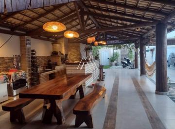 Casa · 300m² · 2 Quartos · 6 Vagas · Vendo casa em Itaúna com área gourmet em ótima localização!