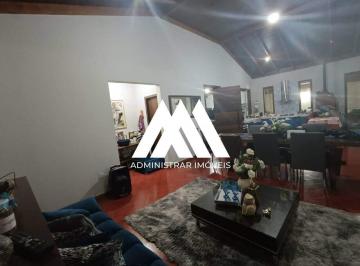 Casa · 300m² · 2 Quartos · 2 Vagas · Vendo casa em Itaúna em excelente localização!