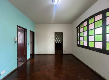 Casa · 360m² · 3 Quartos · 2 Vagas · Vendo casa em Itaúna na região central!