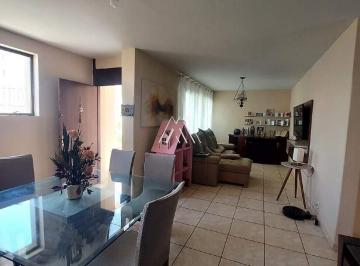 Casa · 4 Quartos · 4 Vagas · Vendo casa de dois pavimentos em Itaúna em excelente localização!