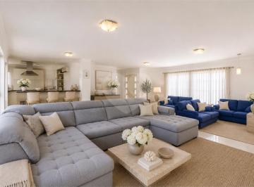 Imagem Principal · Casa térrea com 4 quartos( sendo 2 suítes | 1 master ), área gourmet, piscina, 5 vagas no Bolsão de