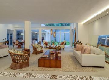 Imagem Principal · Impecável casa térrea à venda, Alto da Boa Vista, 4 suítes, Jardim, área Gourmet, 4 vagas - NOVA!