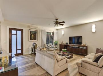 Casa · 250m² · 3 Quartos · 3 Vagas · Casa de vila com 3 quartos à venda em Vila elvira - SP