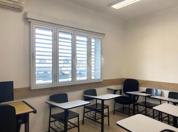 Casa · 215m² · 1 Quarto · 6 Vagas · Casa com 1 quartos à venda em Interlagos - SP
