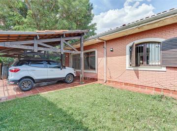 Casa · 225m² · 4 Quartos · 2 Vagas · Casa térrea com 4 quartos à venda em Jardim umuarama - SP