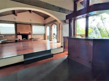 Imagem Principal · Casa assobradada com 4 dormitórios sendo suítes, piscina