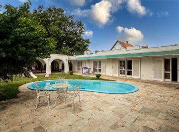 Casa · 720m² · 5 Quartos · 4 Vagas · Casa térrea com 5 quartos à venda em Jardim Marajoara - SP
