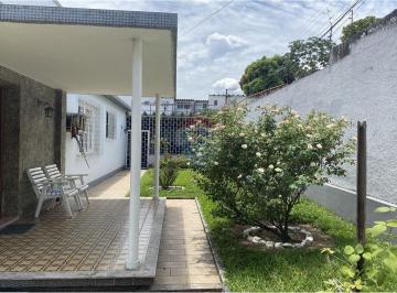 Casa · 288m² · 5 Quartos · 3 Vagas · "Casa dos Sonhos em Jacarepaguá – 5 Quartos e Jardim"