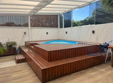 Casa · 250m² · 3 Quartos · 3 Vagas · Vendo casa com piscina na Lomba do Pinheiro